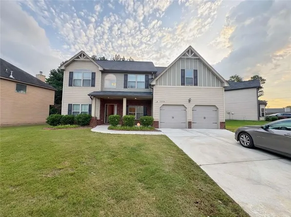 3429 Lake End Dr, Loganville, GA 30052