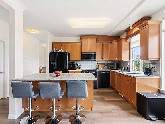 3rd image of 2088 Winfield Dr #11