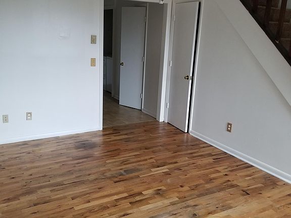 4th image of 81 Arnold Hts #B