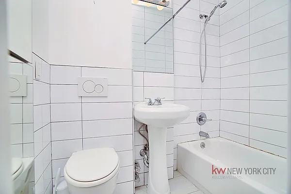 Rented by Keller Williams NYC | media 19