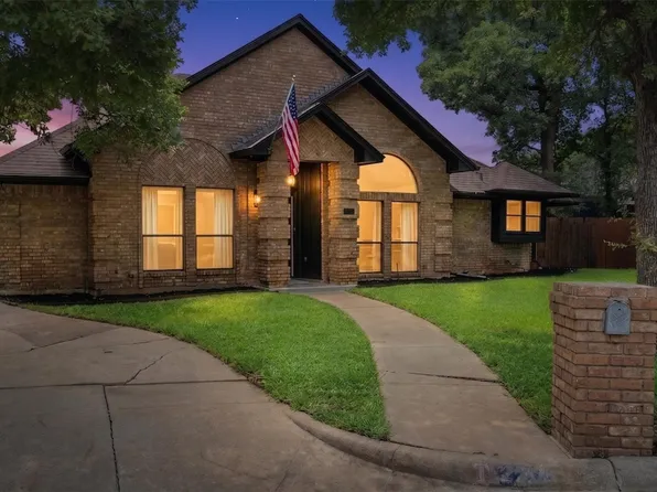 2200 Sand Creek Ct, Arlington, TX 76006