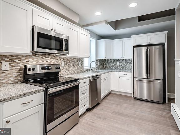 3rd image of 1622 South St #2R