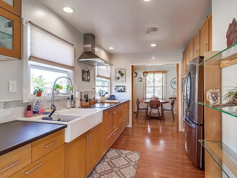 984 Catalina Blvd — Photo 9