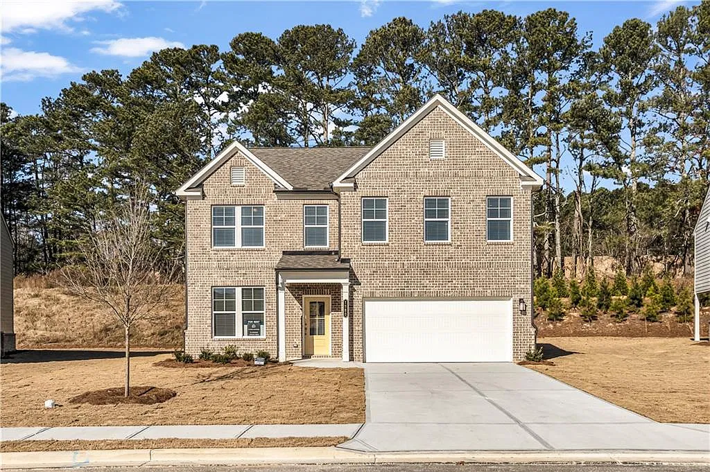 4 bed, 2.5 bath, 2729 sqft, $3,000 — Photo 1