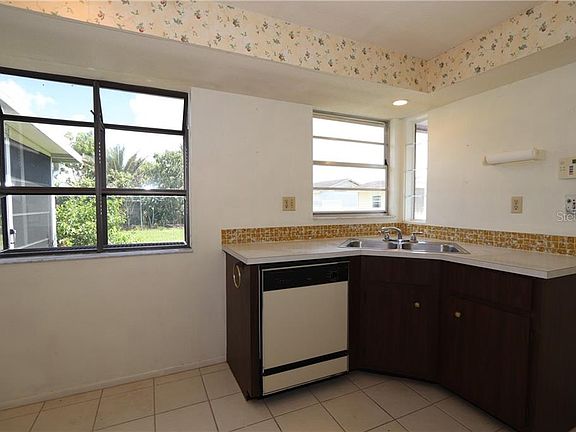 3rd image of 8840 Gaillard Ave