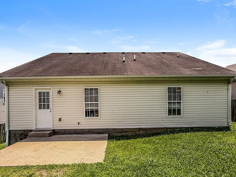 1202 Elisha Ct — Photo 16