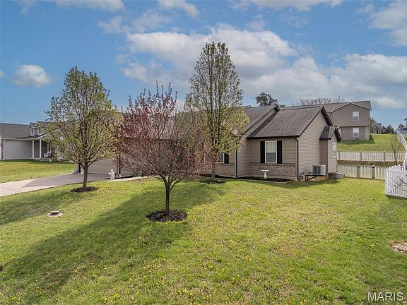 2nd image of 299 Rockport Dr