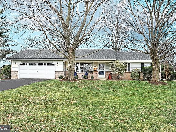 2nd image of 511 Mockingbird Dr