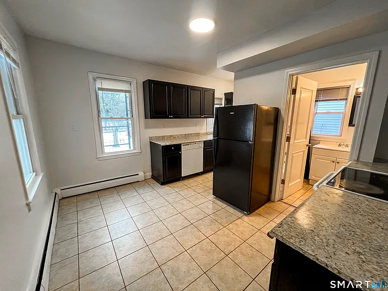 8 Locust St — Photo 10