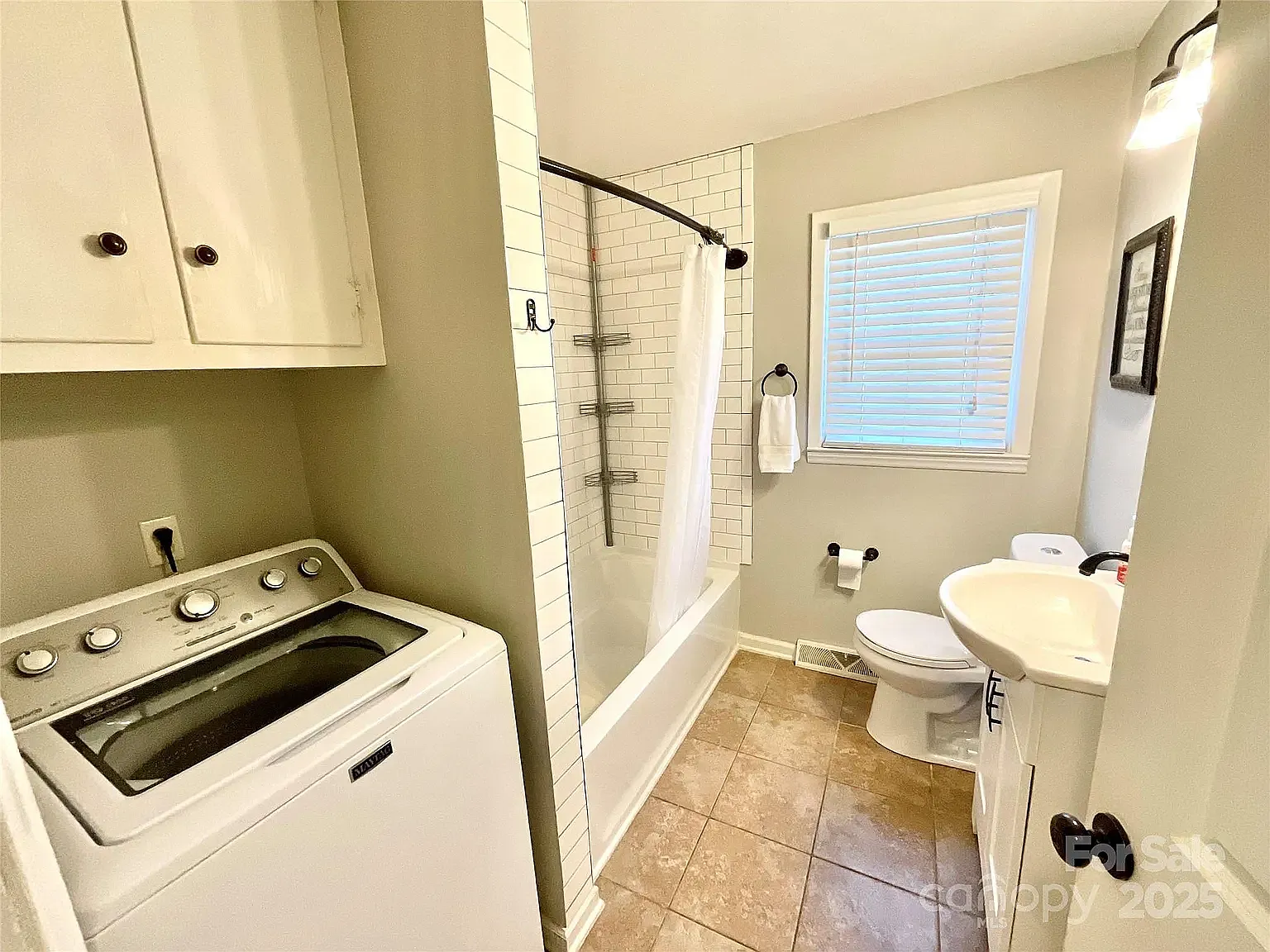 3 bed, 1.5 bath, 1050 sqft, $1,800 — Photo 4