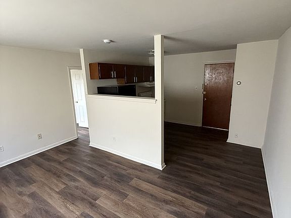 2nd image of 34 E Eagle Rd APT C3