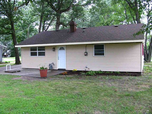 3rd image of 54248 Westwood Dr