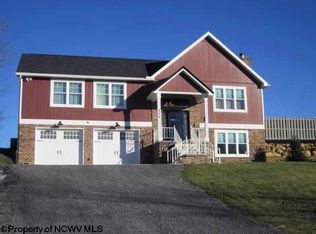 476 Canyon Rd, Morgantown, WV 26508