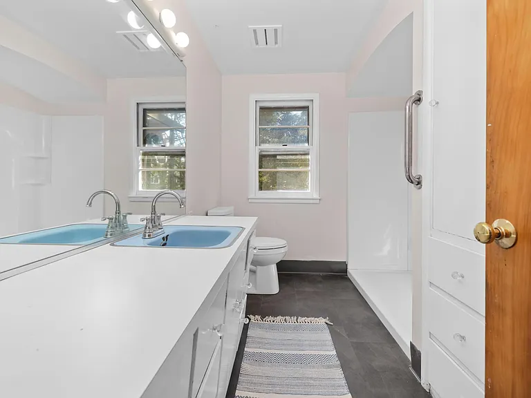326 Cadman Dr — Photo 15
