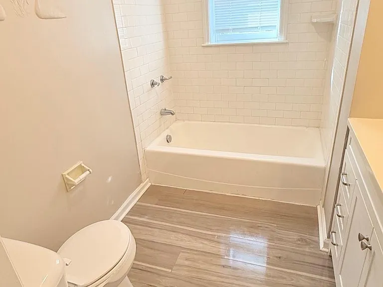 336 Jefferson St — Photo 8