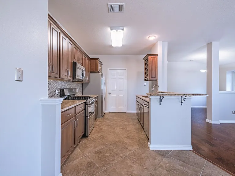 645 Fort Thomas Pl — Photo 16