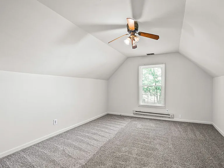 397 Elaine Dr — Photo 20