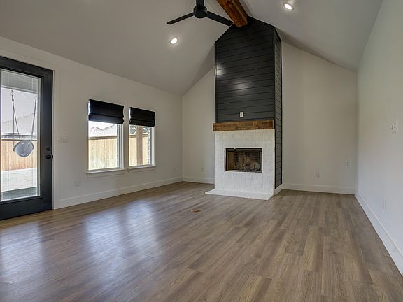 4th image of 802 N 2nd St