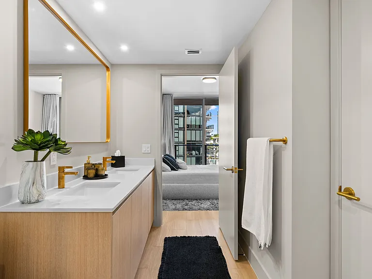 3100 NE 1st Ave #905 — Photo 11