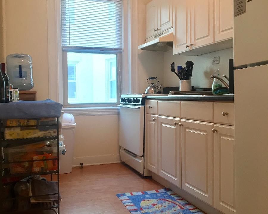 2nd image of 130 Brainerd Rd APT 07