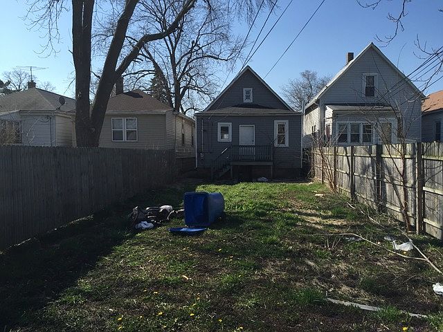2nd image of 350 W 106th Pl