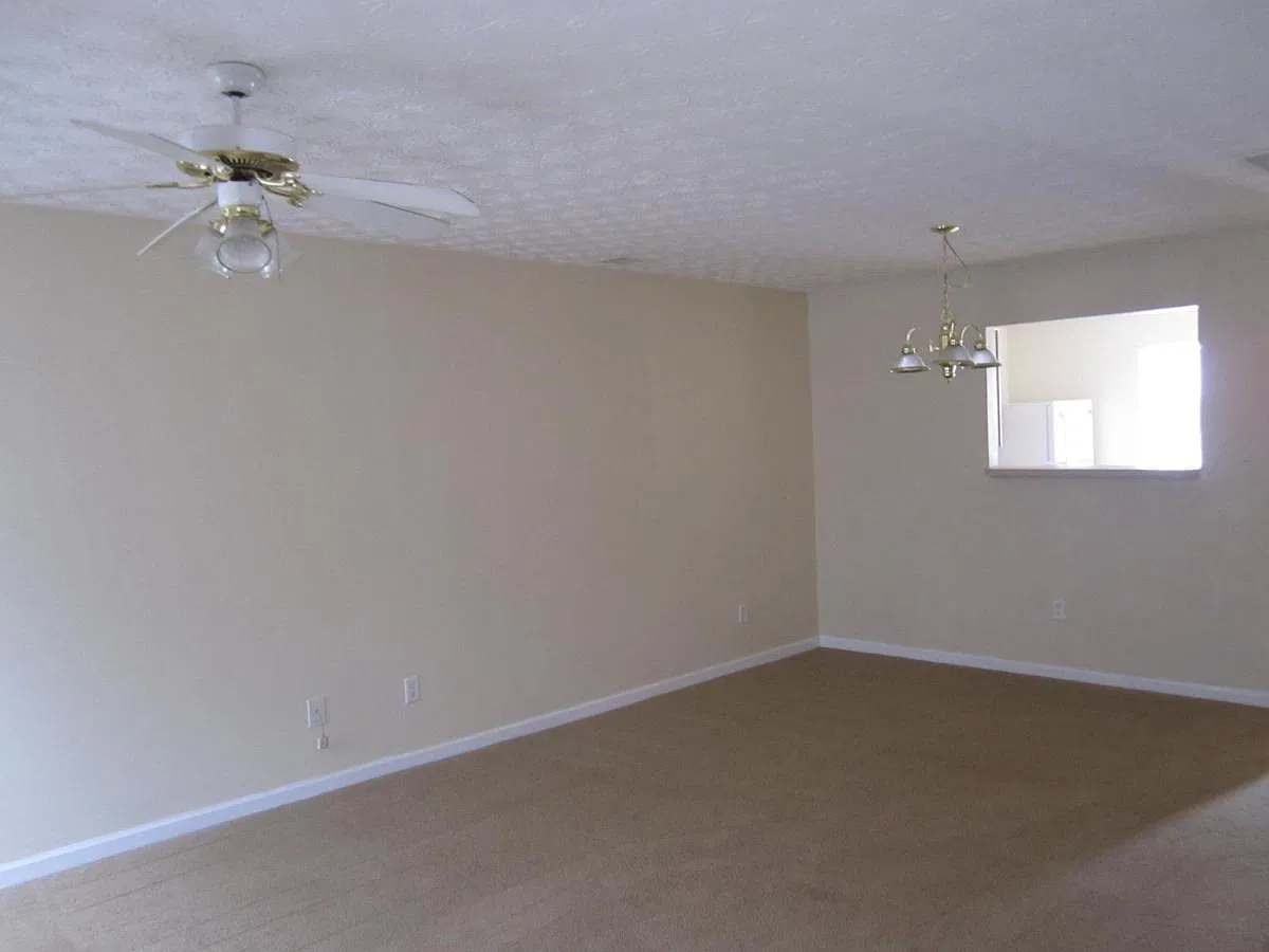 2 bed, 2.5 bath, 1400 sqft, $1,690 — Photo 3