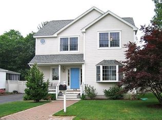 125 Cashin St, Lowell, MA 01851