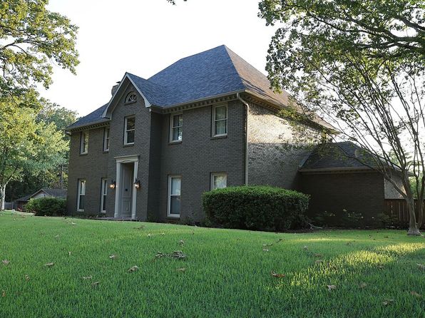 2 Hyde Ct