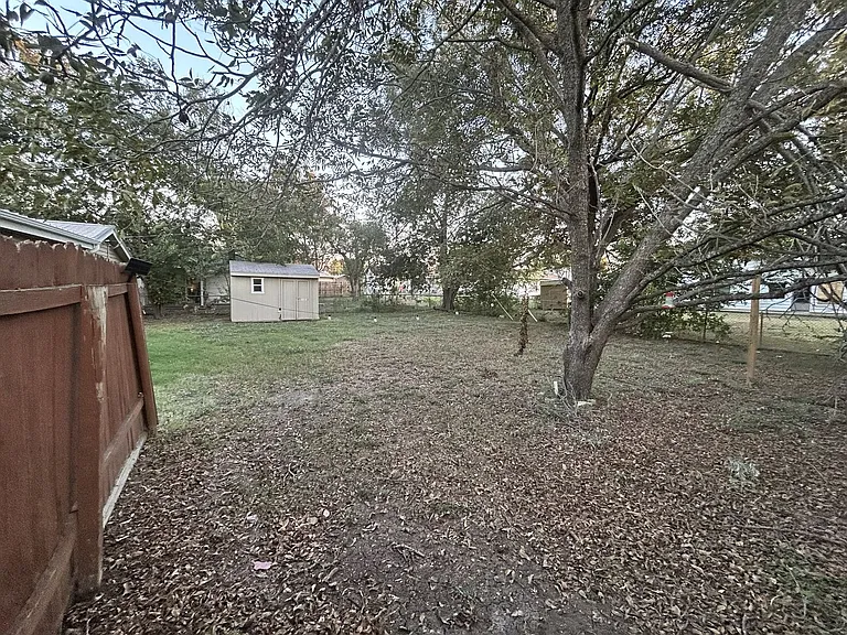 1312 Leader Dr — Photo 3