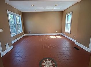 8 Randall St, Salem, MA 01970