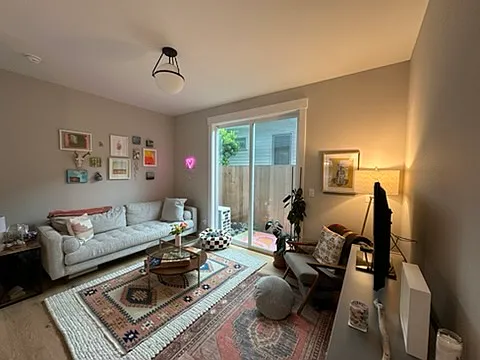 6228 NE 11th Ave — Photo 8