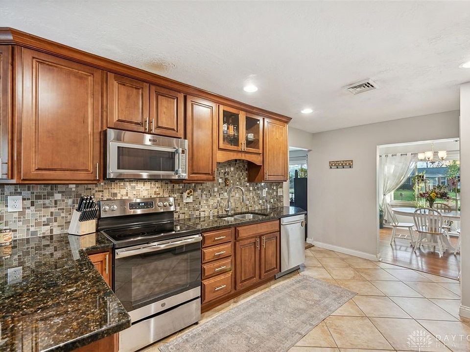 1st image of 81 Centerwood Ln