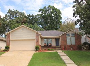 11 Summit Ridge Dr, Little Rock, AR 72211