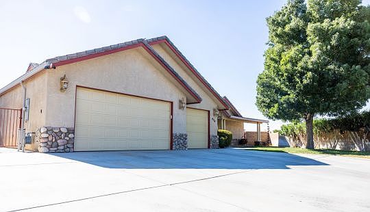 2nd image of 424 Lorene Ct