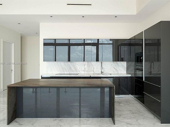 4th image of 1451 Brickell Ave #5302