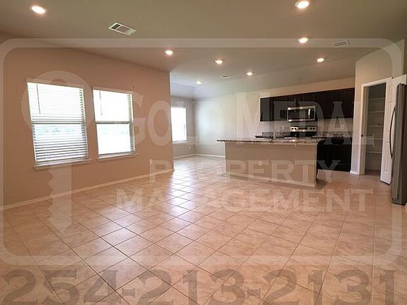 4th image of 5004 Karen Green Dr