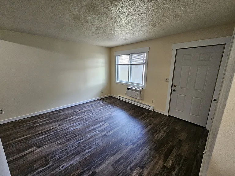 828 Gould St #1 — Photo 5