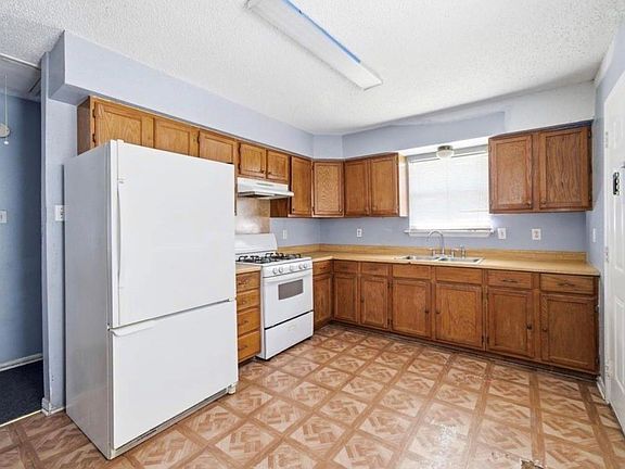 3rd image of 406 E 34th St