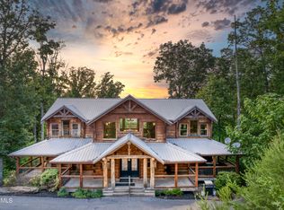 825 Pinecrest Way, Sevierville, TN 37862