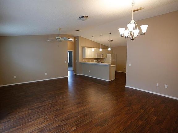 4th image of 292 Emmalee Pl