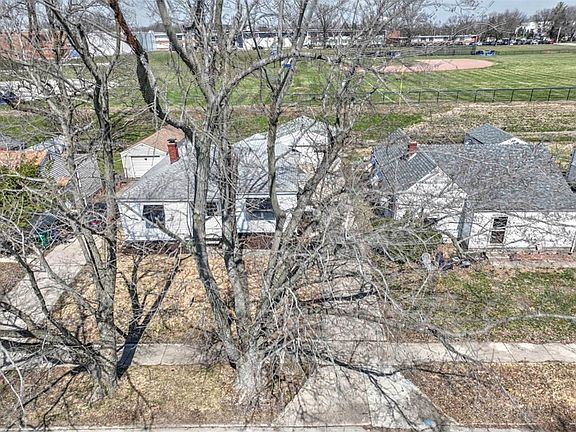 2nd image of 1368 W Marietta St