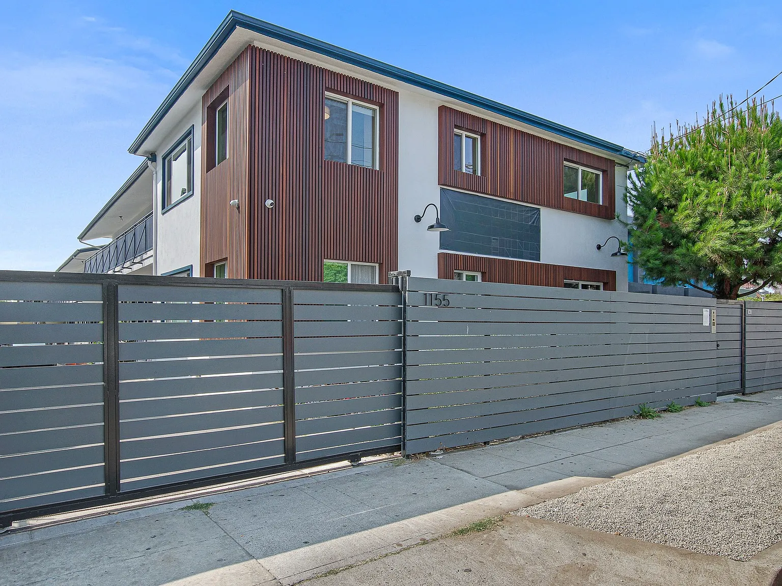 1155 N Madison Ave — Photo 3