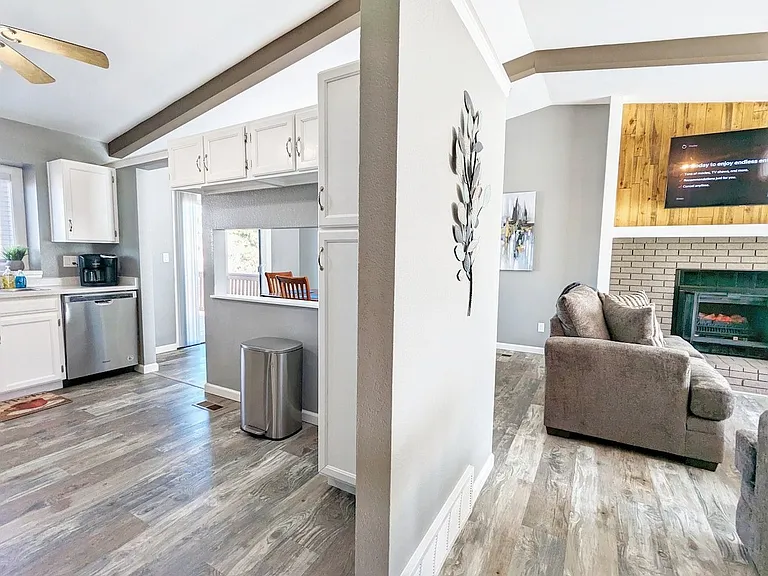 3330 Mirage Dr — Photo 27