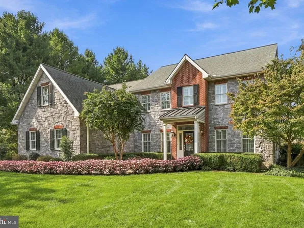 373 N Farm Dr, Lititz, PA 17543