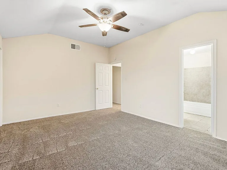 1431 Stevenage Ln — Photo 15