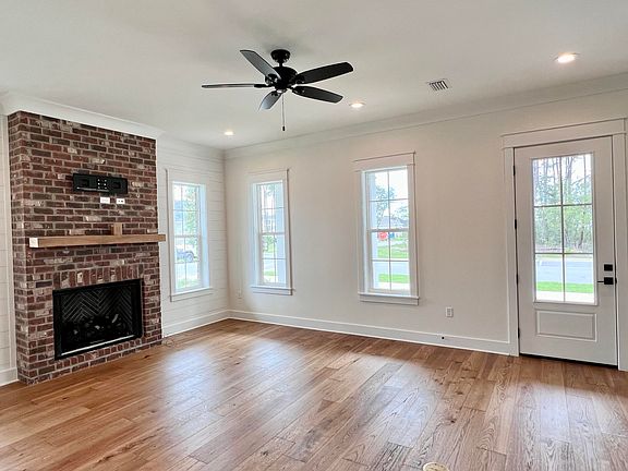 2nd image of 500 Lemongrass Ln
