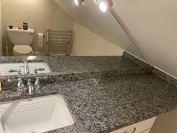 4th Floor 1/2 Bath