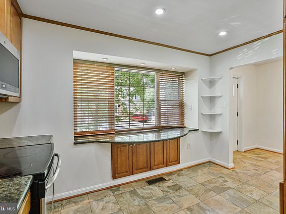 5th image of 7705 Trevino Ln