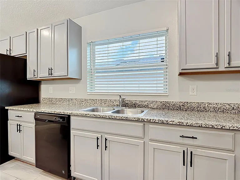 3040 Lakes Crest Ave — Photo 32