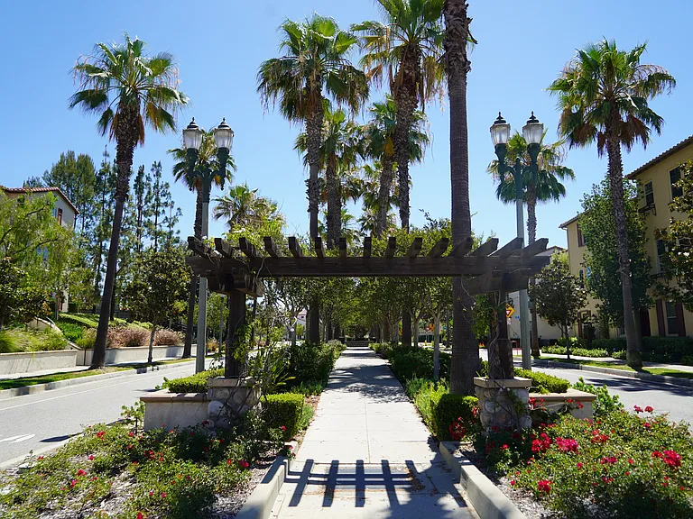 Rosedale Community Outdoor Walkway
